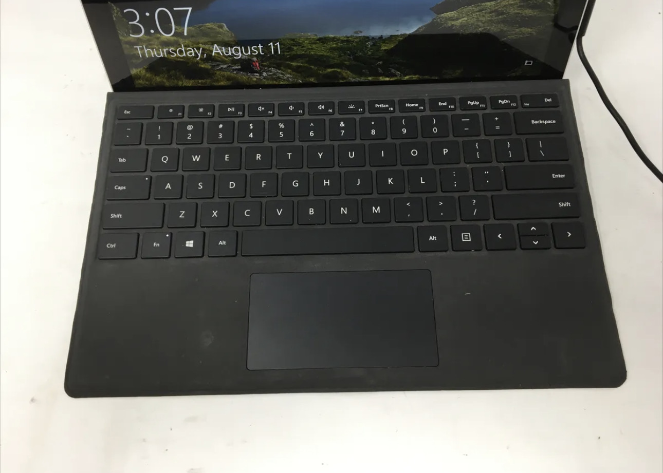 Microsoft Surface Pro 4 12.3 Inch - Intel Core i5, 4GB RAM, 128GB SSD, Burn Screen