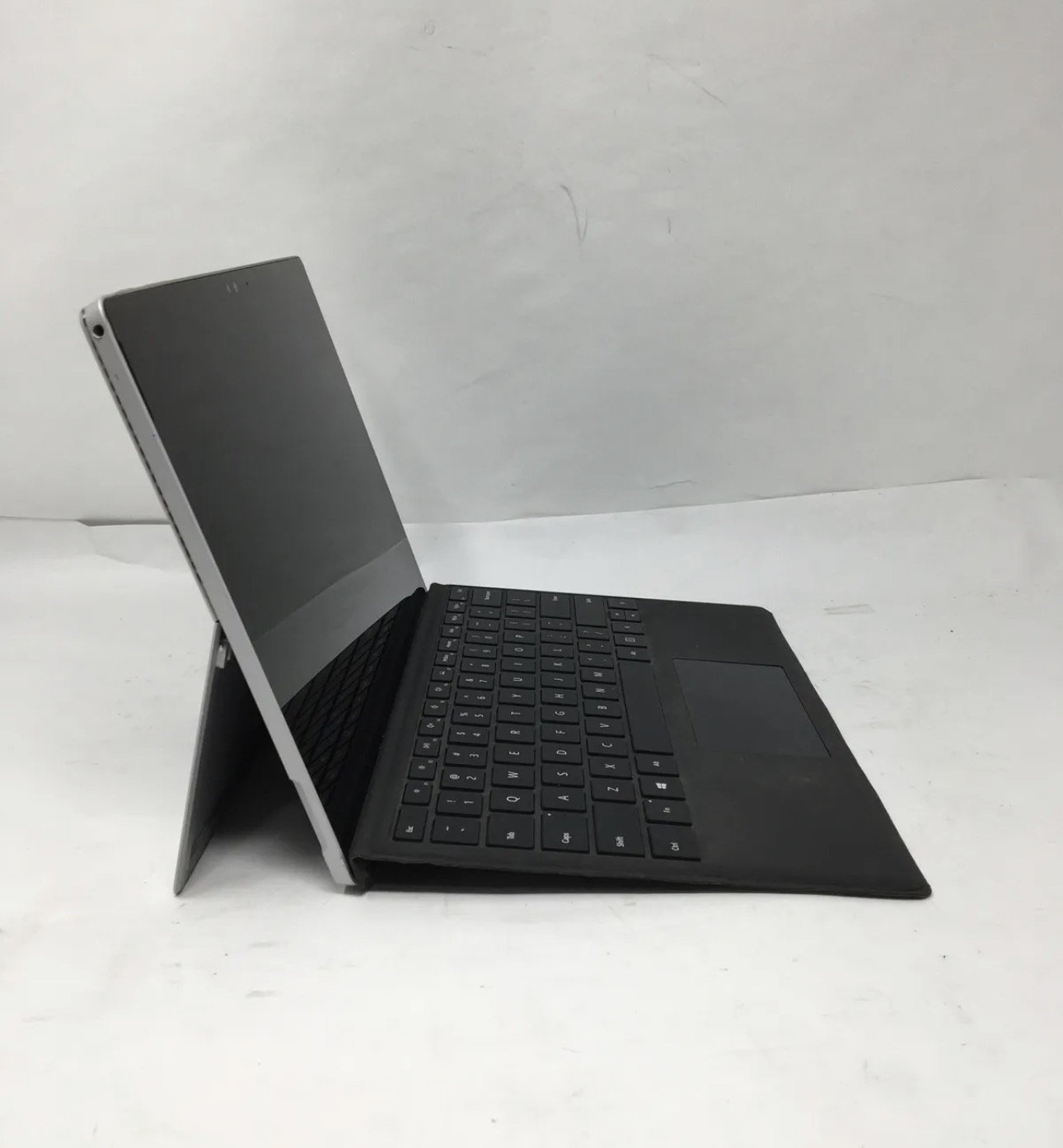 Microsoft Surface Pro 4 - Intel Core i5 6300U 2.40GHz 8GB DDR3 256GB SSD image 3
