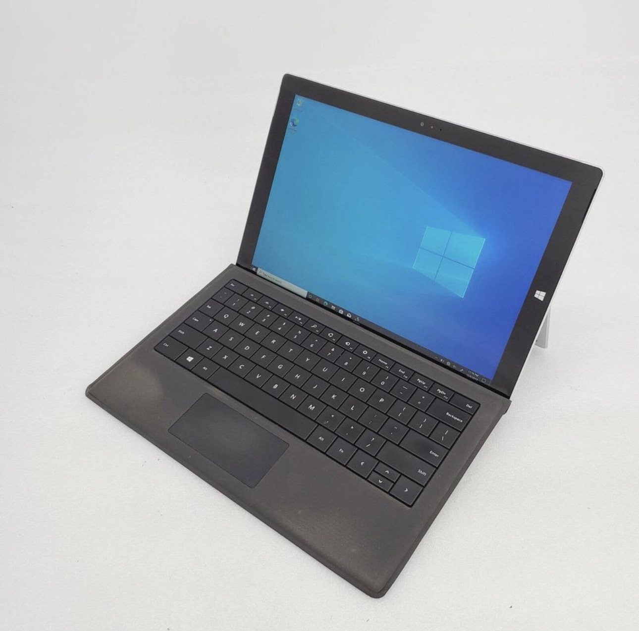 Microsoft Surface Pro 3 12.3 Inch Intel Core i5, 4GB RAM, 128GB SSD, Windows 10