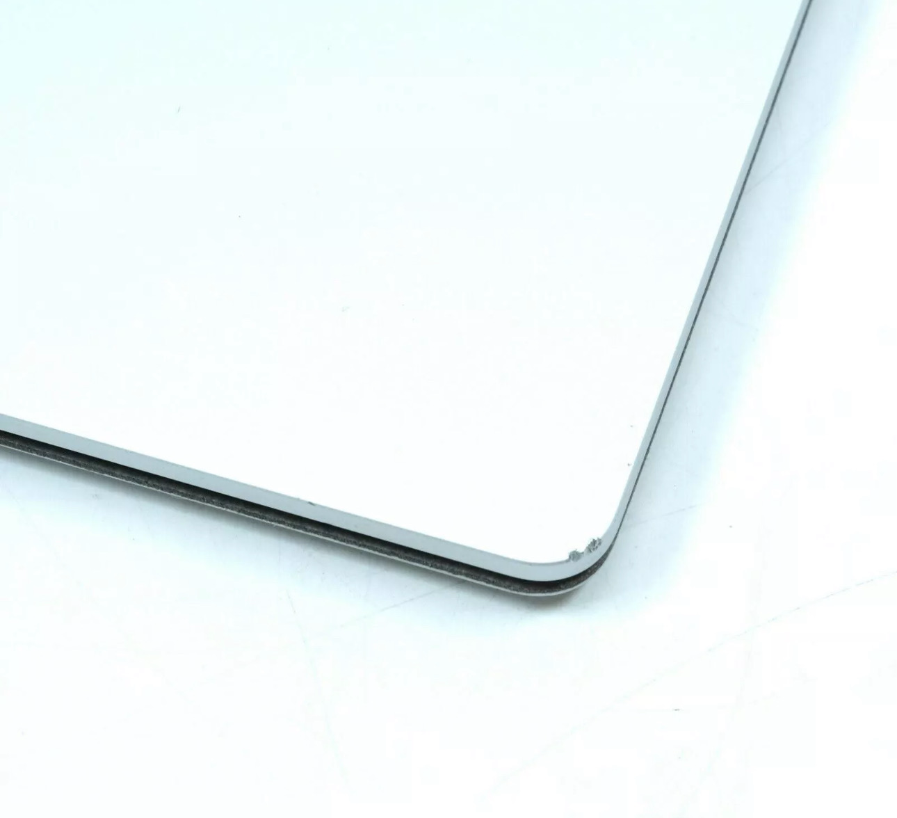 Microsoft Surface Laptop 2 13.5 Inch - Intel Core i5 7300U, 8GB DDR3, 128GB SSD Good condition