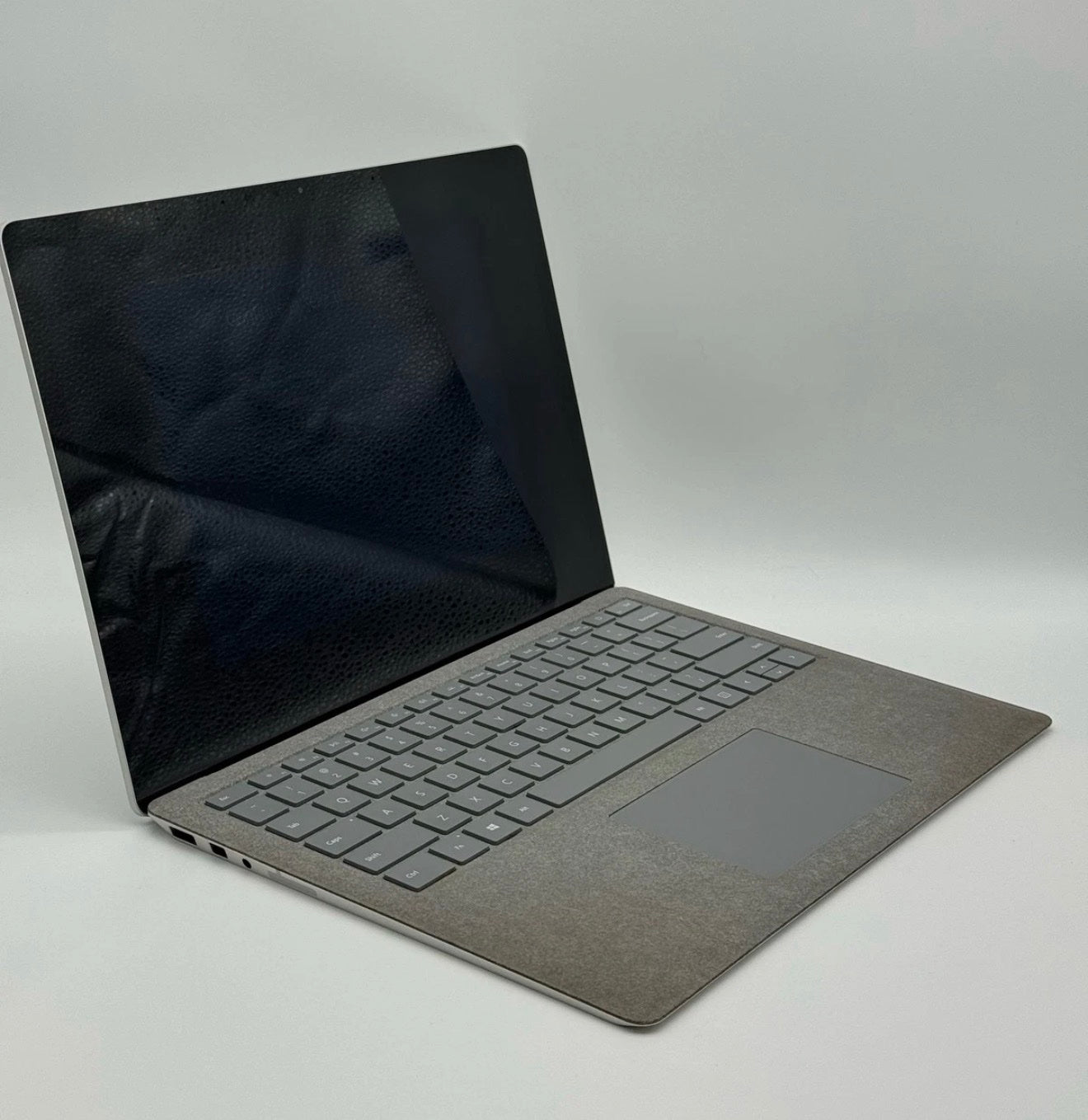 Microsoft Surface Laptop 2 13.5" | Intel i5-8350U | 8GB RAM | 128GB SSD | Windows 11 Pro - Good Condition image 1