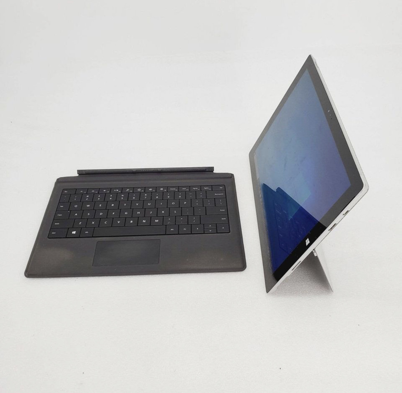 Microsoft Surface Pro 3 | Intel i5-4300U | 4GB RAM | 128GB SSD | Windows 11 Pro | Includes Typing Cover - Used image 4